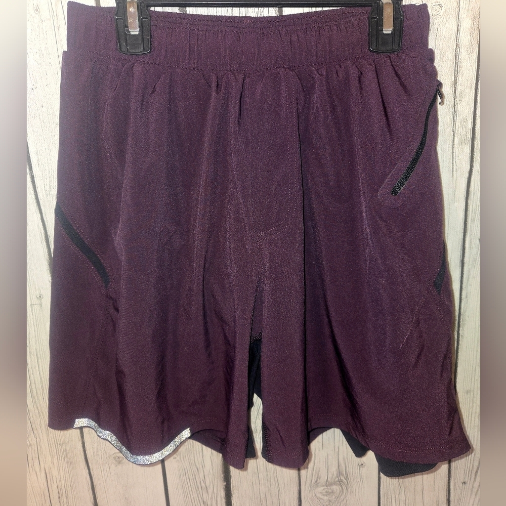 Lululemon Men’s Pace Breaker Training Shorts Plum Lined Zip Pockets Size Md